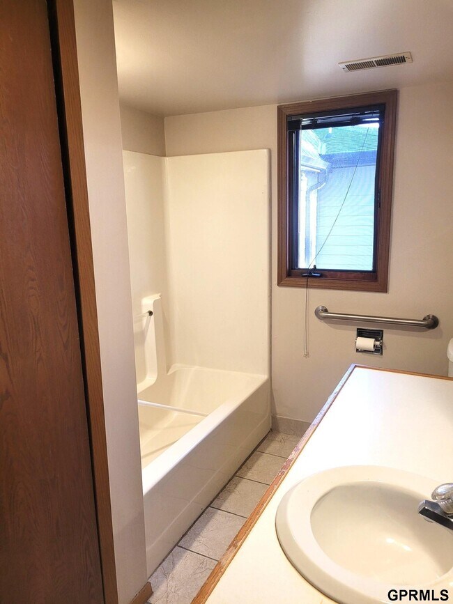 Building Photo - 1055 Platteview Dr