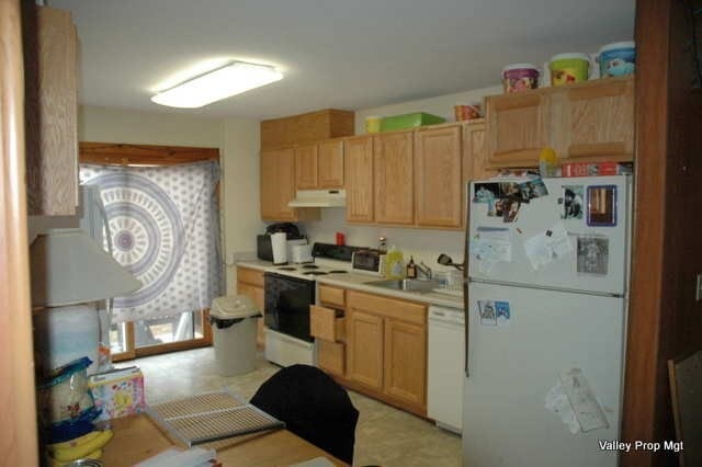 Building Photo - 1381 S East St