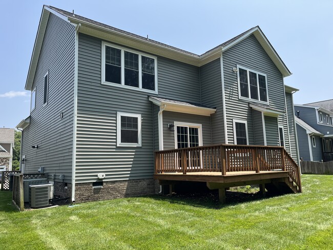 Building Photo - 3242 Barkham Dr