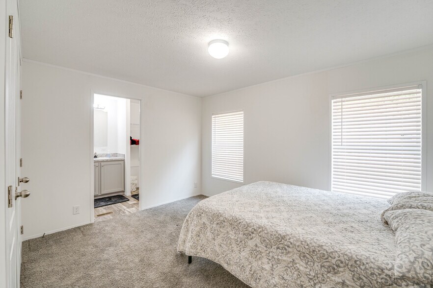 Building Photo - 1480 Gulley River Rd