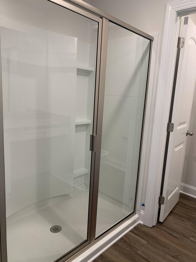 Building Photo - 6927 Eddy Point Ln