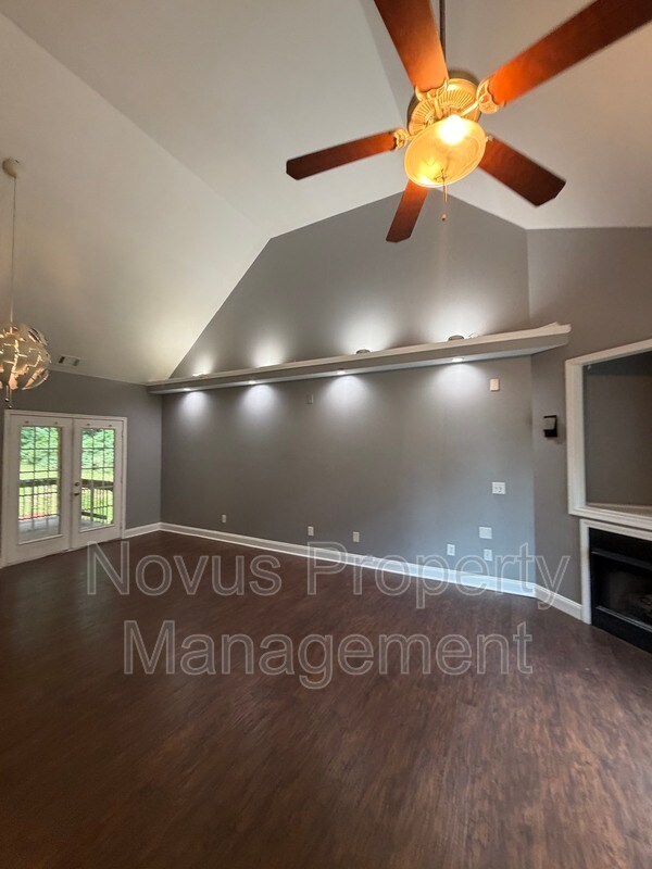 Building Photo - 214 Farmington Trce