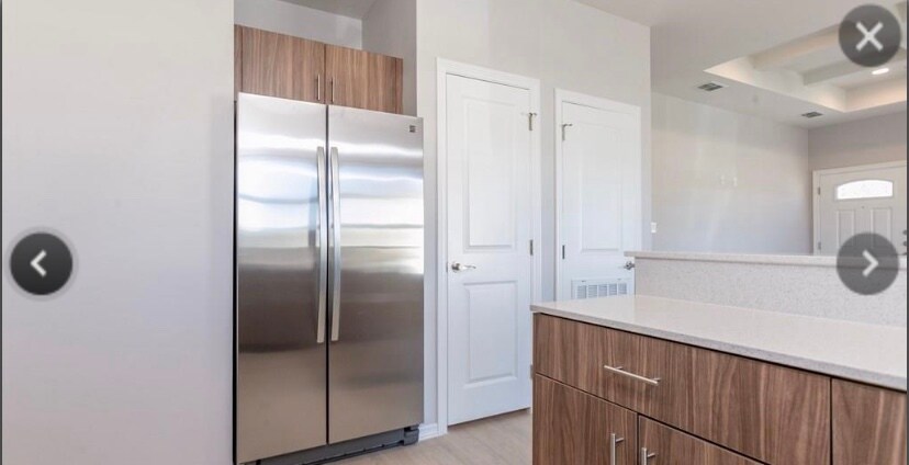 Building Photo - 3609 Tinsley Ave unit 4
