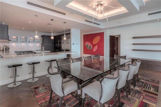 Building Photo - 17001 Collins Ave
