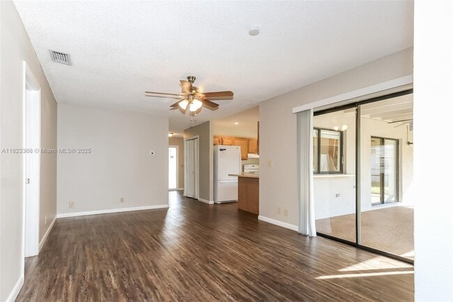 Building Photo - 11646 Anhinga Dr