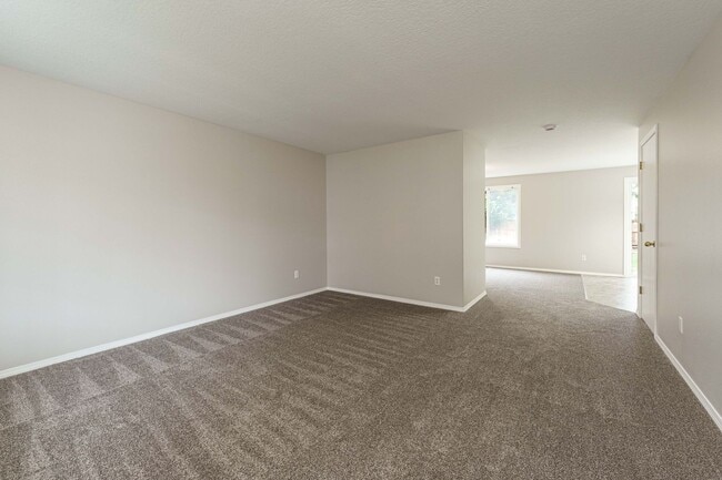 Building Photo - A/C Equipped 4 Bedroom 2.5 Bath Located in Desirable Fishers Grove - Union, Shahala and Ilahee Sc...