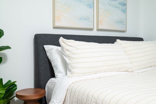 Building Photo - 212 Stuart St