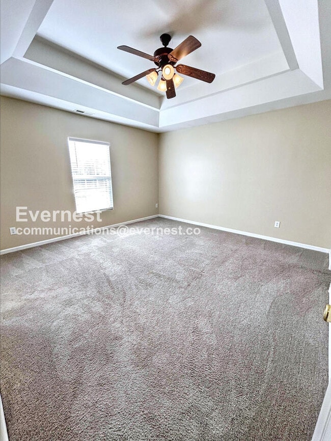 Building Photo - 941 Ujamaa Dr