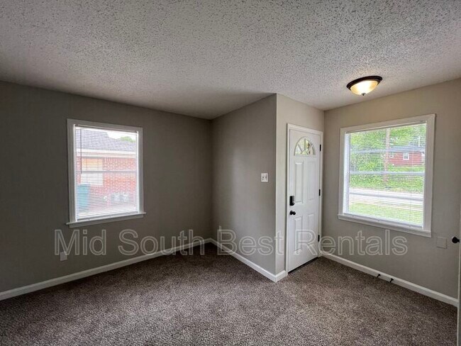 Building Photo - 1785 Tampa Cove