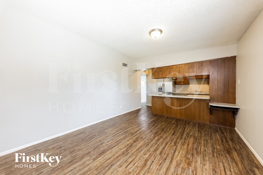 Building Photo - 3341 W Desert Cove Ave