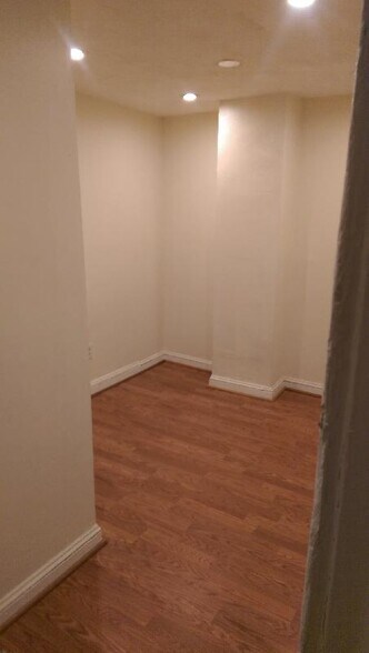 Building Photo - 108 Hyde Park Ave
