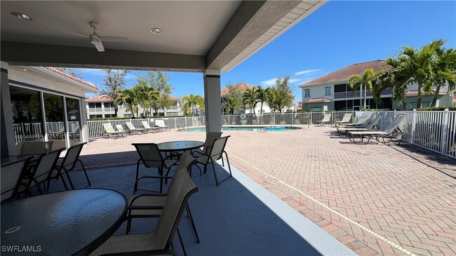 Building Photo - 12111 Santaluz Dr