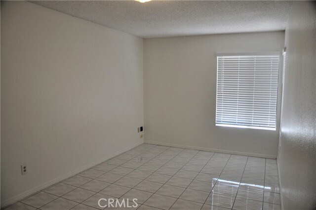 Building Photo - 3354 Dynelo Ave