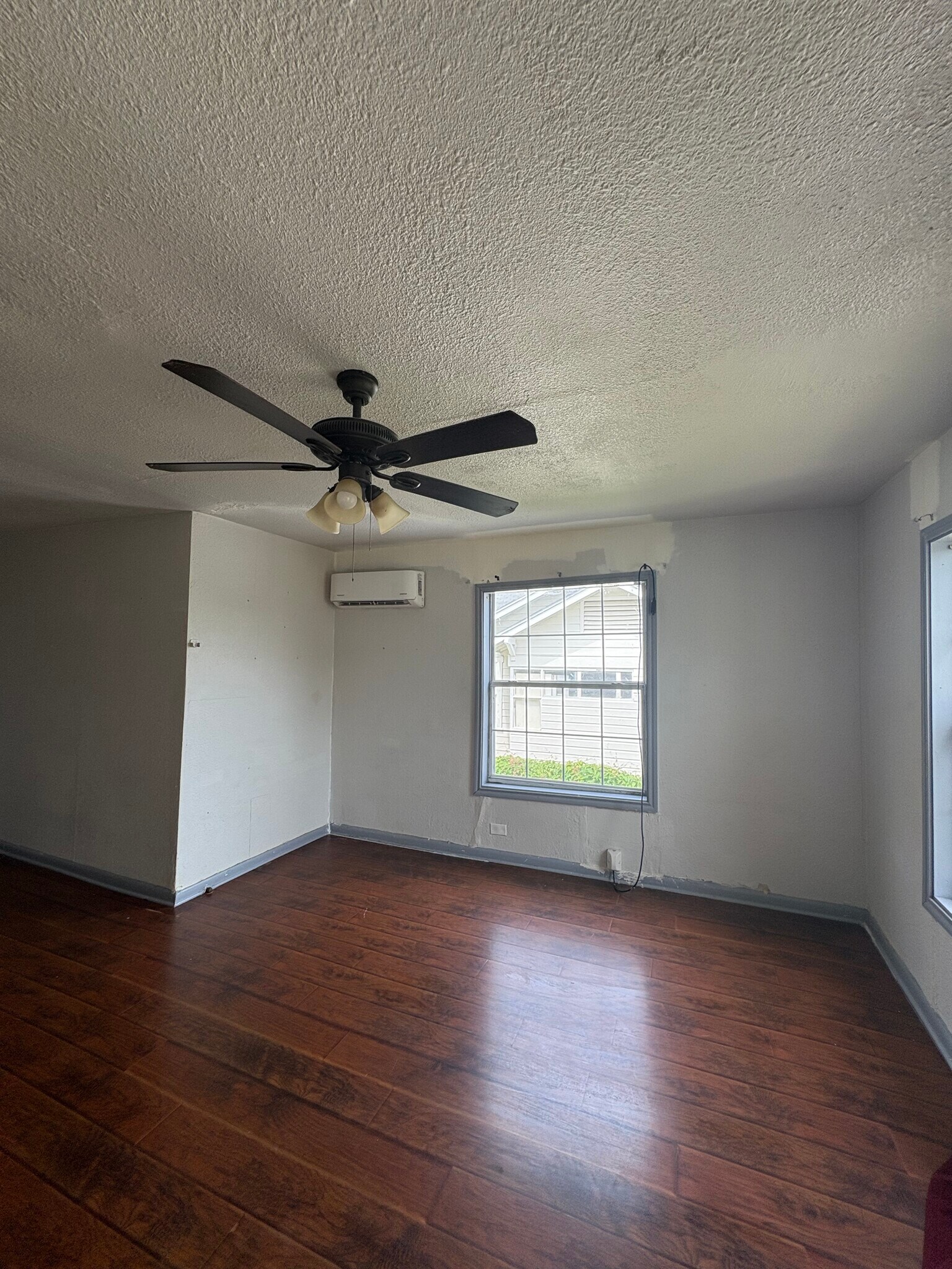 Living room - 210 Claremont Ave