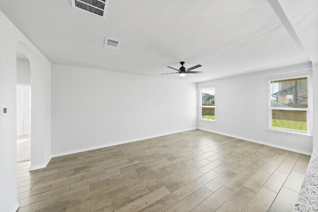 Building Photo - Spacious 5-Bedroom Rental on Oversized Cor...