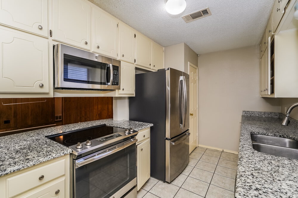 Building Photo - 709 Daniels Dr