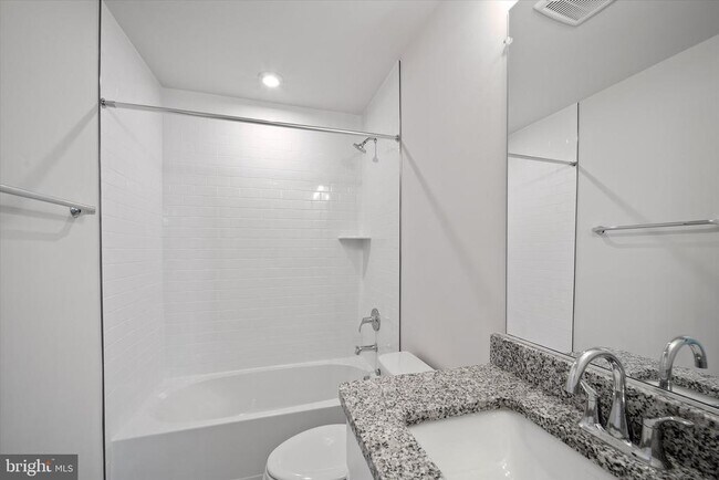 Building Photo - 1051 Venifena Terrace SE