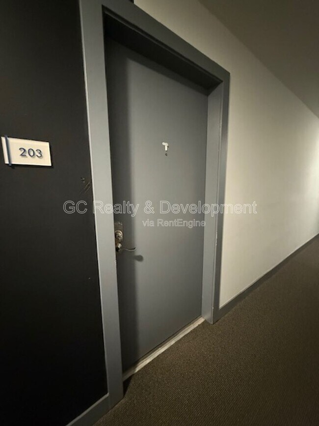 Building Photo - 800 Graceland Ave