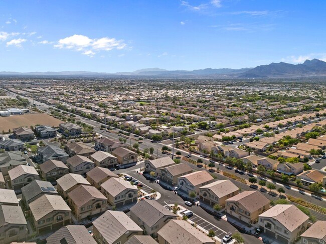Building Photo - NW!!  2 Bedrooms with Balcony!!  Gated!! C...