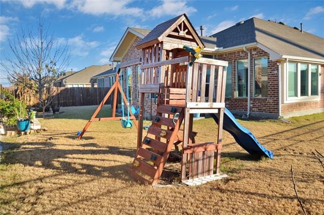 Building Photo - 10018 Farmland Dr