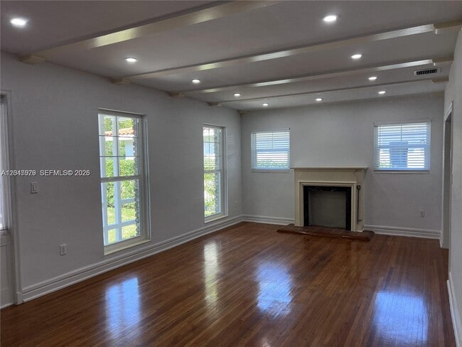 Building Photo - 1452 Urbino Ave