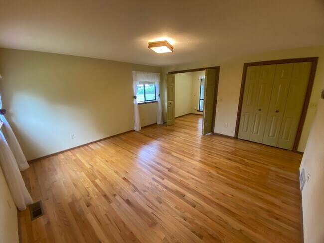 Building Photo - Spacious Buckley Home by Maris Farms