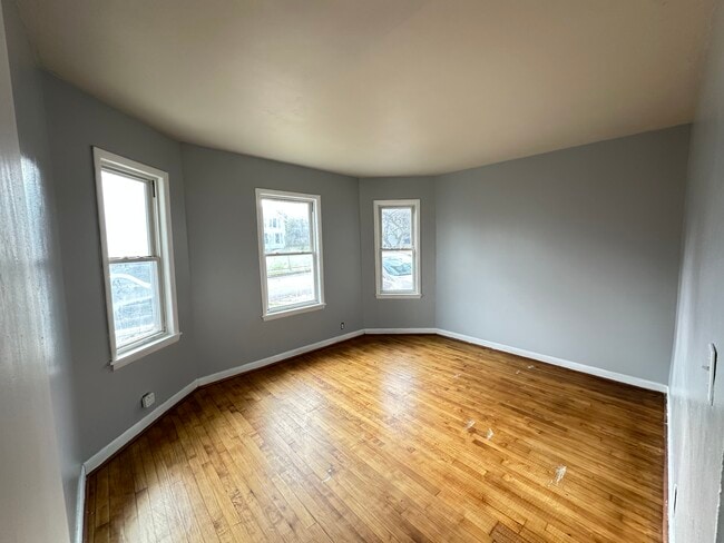 Building Photo - Chemung St 416