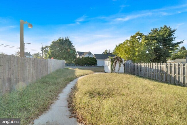 Building Photo - 19 Pleasant St