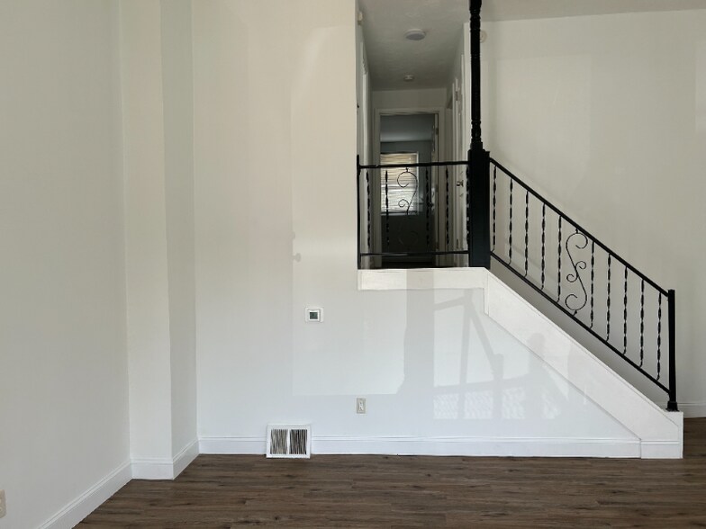 Building Photo - 126 Fronefield Ave