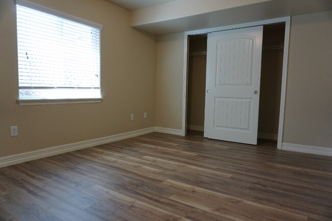 Building Photo - 1611 Jennifer St