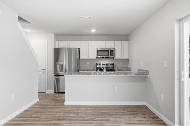 Building Photo - CENTRALLY LOCATED