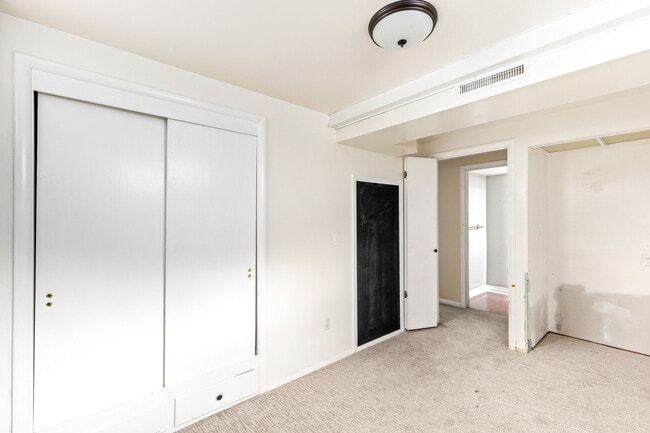 Building Photo - 1004 11th St NW