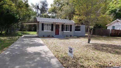 Building Photo - 1 Bed 1 Bath Remodeled Home | Pet Friendly | Washer Dryer Hook Ups | Section 8 Welcome