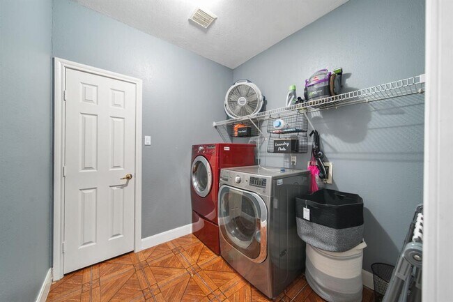 Building Photo - 11642 Borderwood Dr
