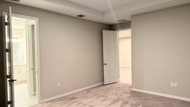 Building Photo - 5911 Fieldmoor Ct