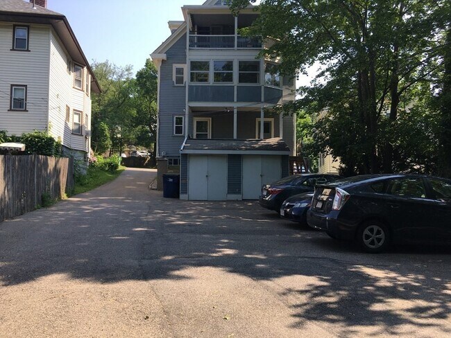 Building Photo - 1078 South St