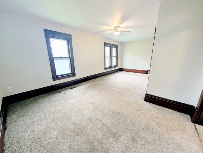 Building Photo - 1012 Bethel St