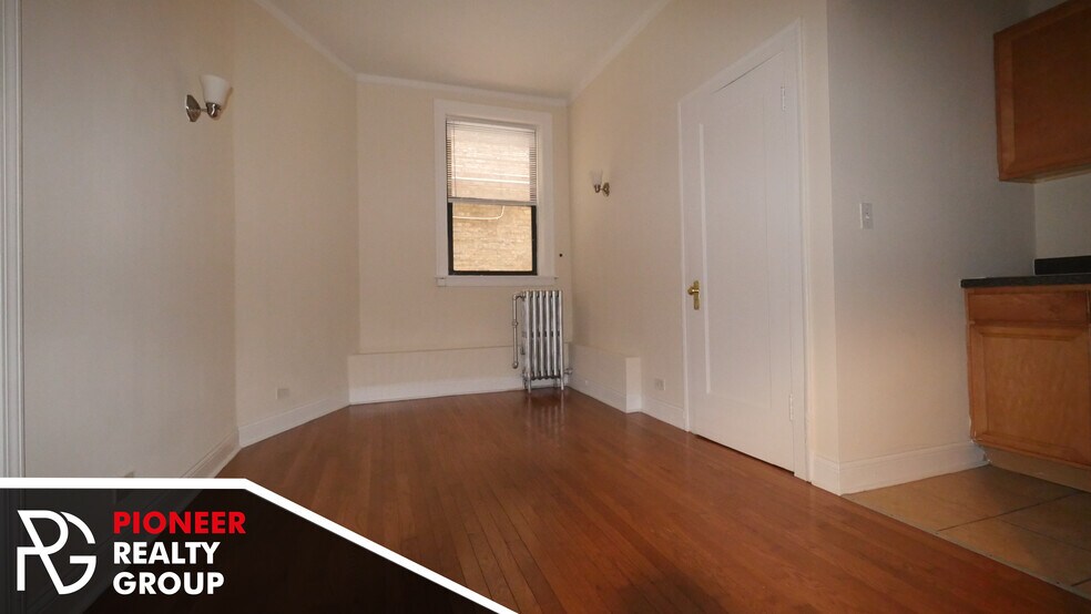 Primary Photo - 4647 N Paulina St