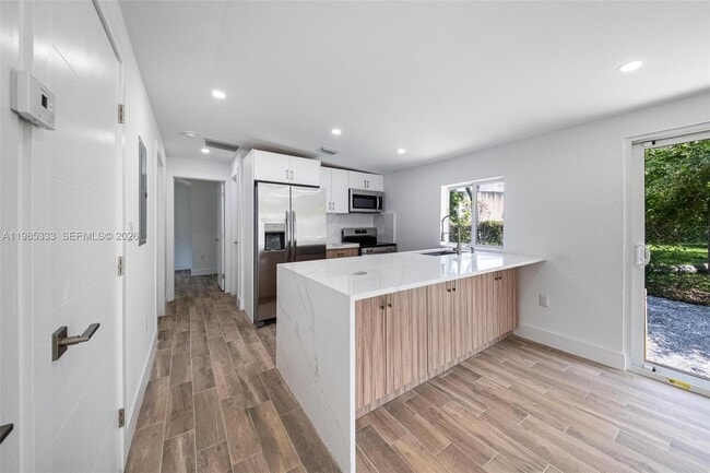 Building Photo - 5900 NW 5th Ct