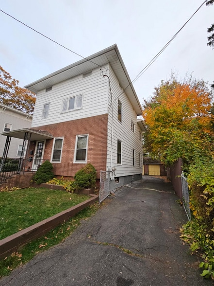 Building Photo - 75 Whiting St