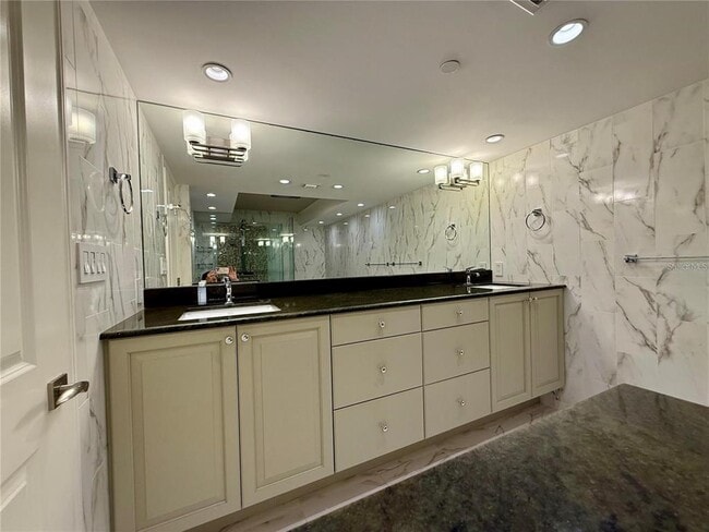 Building Photo - 988 Blvd of the Arts