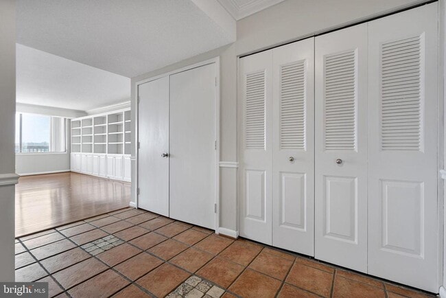 Building Photo - 3709 S George Mason Dr