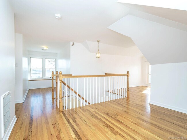 Building Photo - 26 Summit Ave