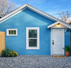 Building Photo - 1126 E Moreno Ave