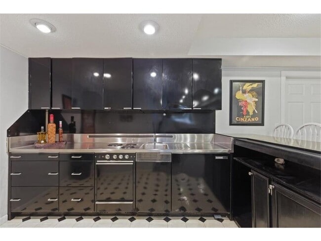 Building Photo - 7140 Willow View Cove