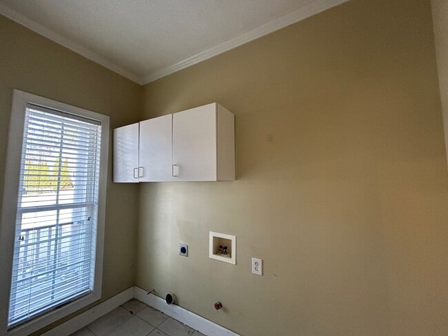 Building Photo - **ASK HOW YOU CAN MOVE IN WITH NO SECURITY DEPOSIT**111 Hanbury Lane - 4 BD, 2.5 BA Home in the A...