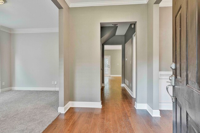 Building Photo - Luxury Millpond Manor Home in Starr’s Mill...