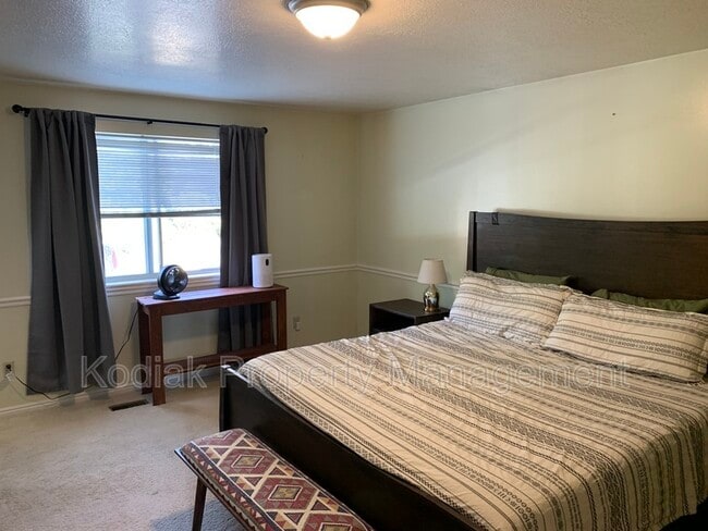 Building Photo - 1737 E 2800 N