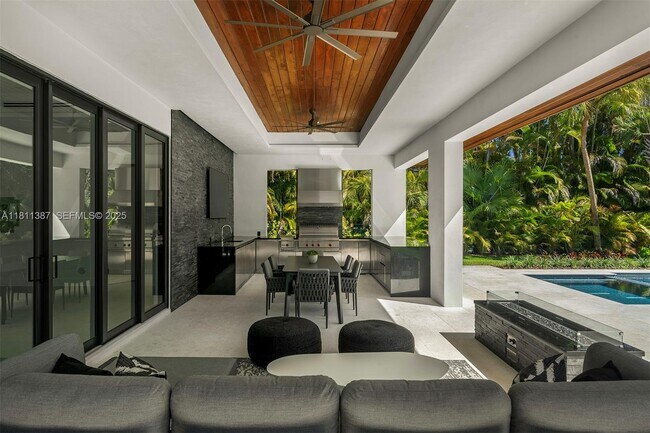 Building Photo - 12500 SW 64th Ave