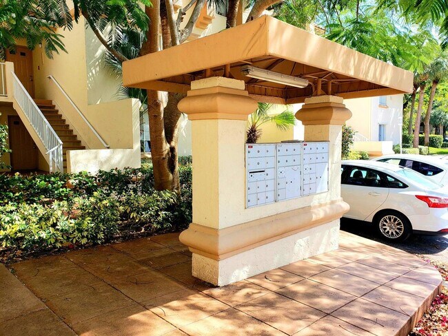 Building Photo - 13206 Glenmoor Dr